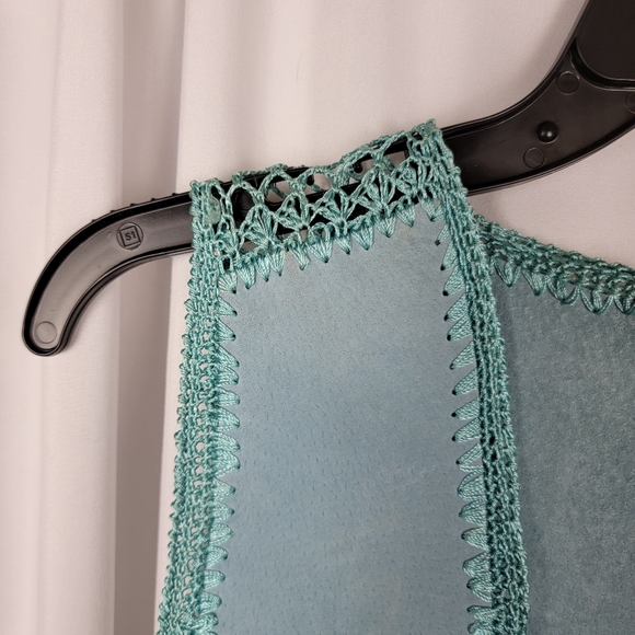 Vest - Picture 4 of 9